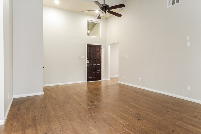 1,785/Mo, 4103 Algernon Dr Spring, TX 77373 Living Room View 3