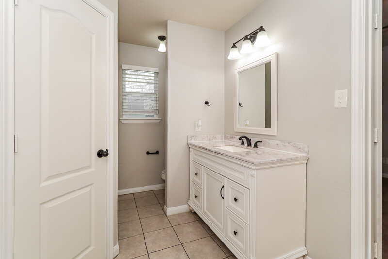 1,785/Mo, 4103 Algernon Dr Spring, TX 77373 Main Bathroom View