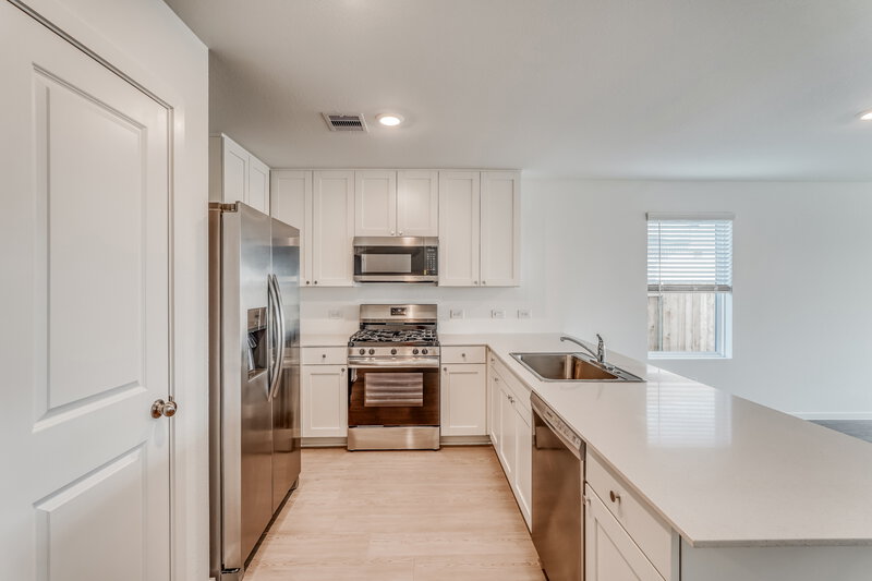 2,100/Mo, 472 San Miguel Creek Dr Katy, TX 77493 Kitchen View