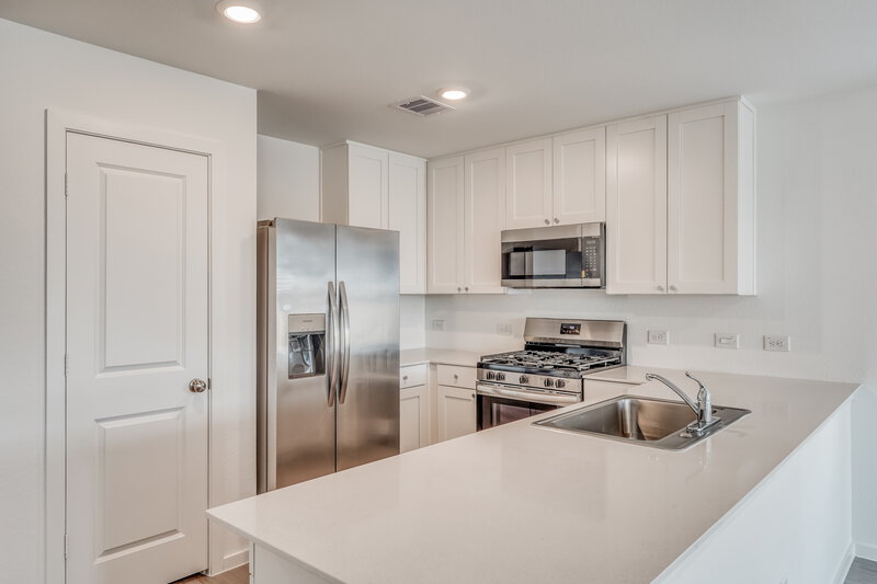 2,100/Mo, 472 San Miguel Creek Dr Katy, TX 77493 Kitchen View 2