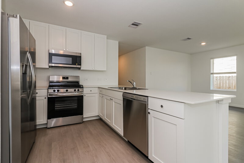 2,075/Mo, 468 San Miguel Creek Dr Katy, TX 77493 Kitchen View 2