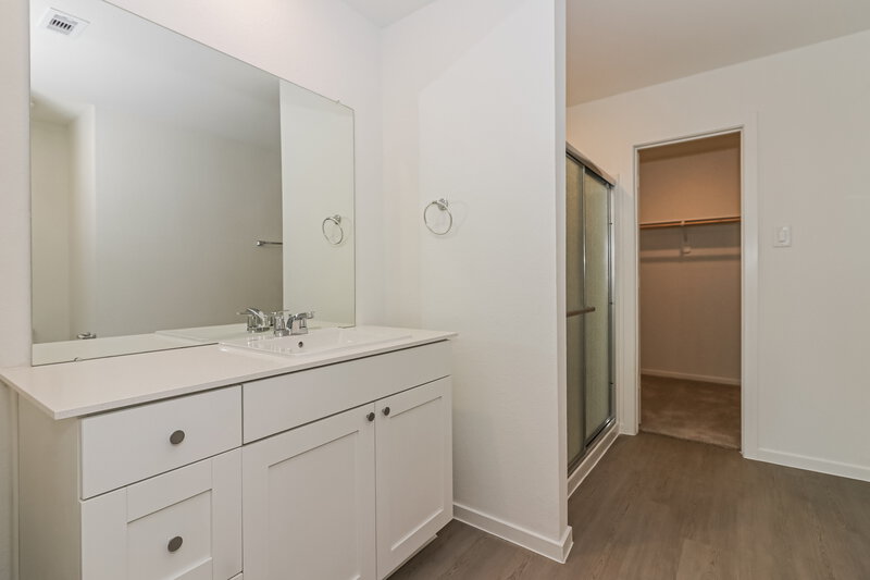 2,075/Mo, 468 San Miguel Creek Dr Katy, TX 77493 Main Bathroom View