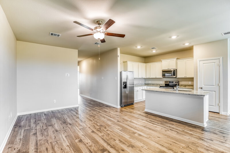 1,815/Mo, 7531 Tipton Meadow Way Richmond, TX 77469 Living Room View 2