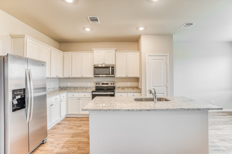 1,815/Mo, 7531 Tipton Meadow Way Richmond, TX 77469 Kitchen View