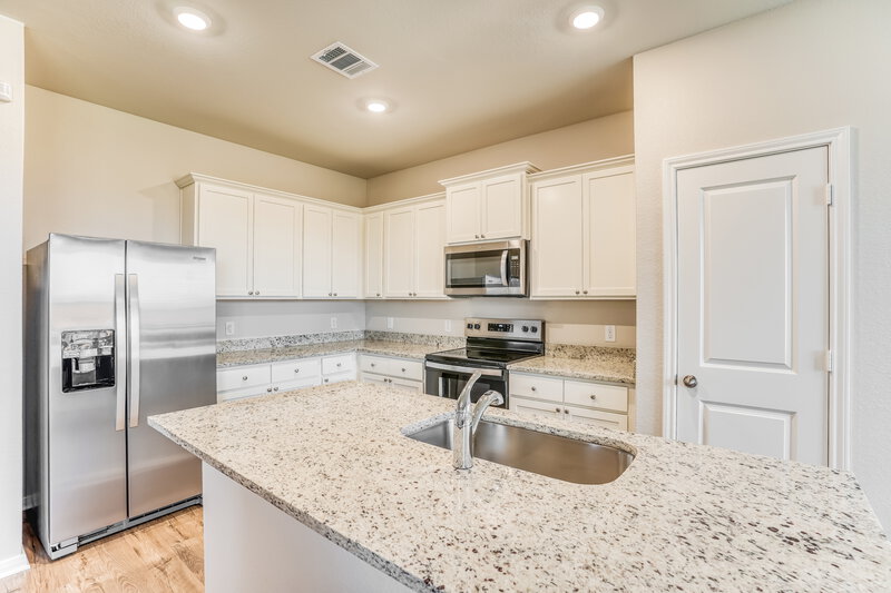 1,815/Mo, 7531 Tipton Meadow Way Richmond, TX 77469 Kitchen View 2