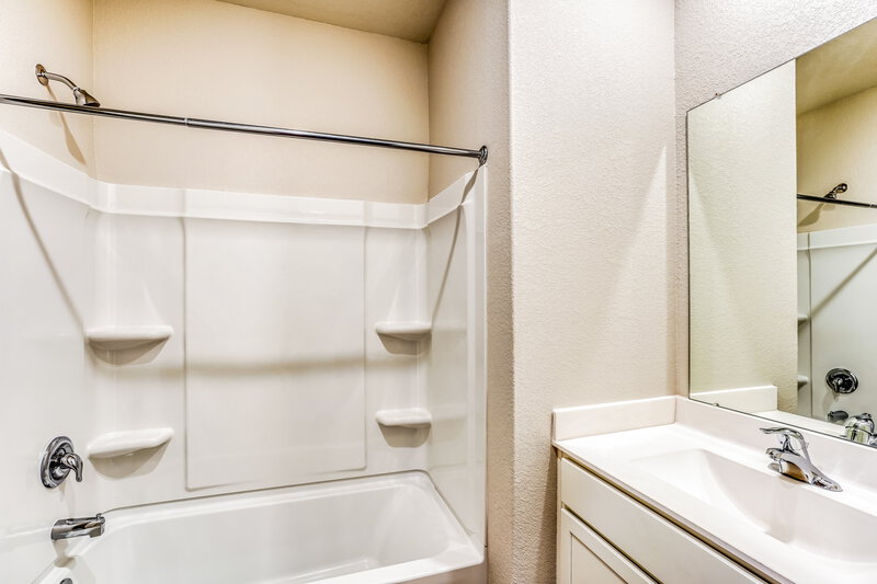 1,815/Mo, 7531 Tipton Meadow Way Richmond, TX 77469 Bathroom View