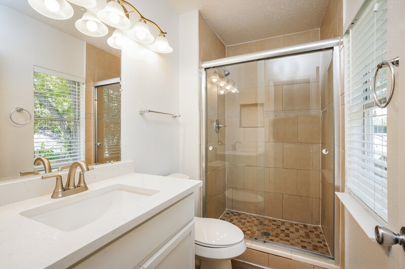1,945/Mo, 22802 Braken Manor Ln Katy, TX 77449 Main Bathroom View