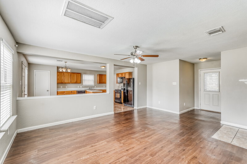 1,890/Mo, 8010 Suffield Glen Ln Humble, TX 77338 Living Room View