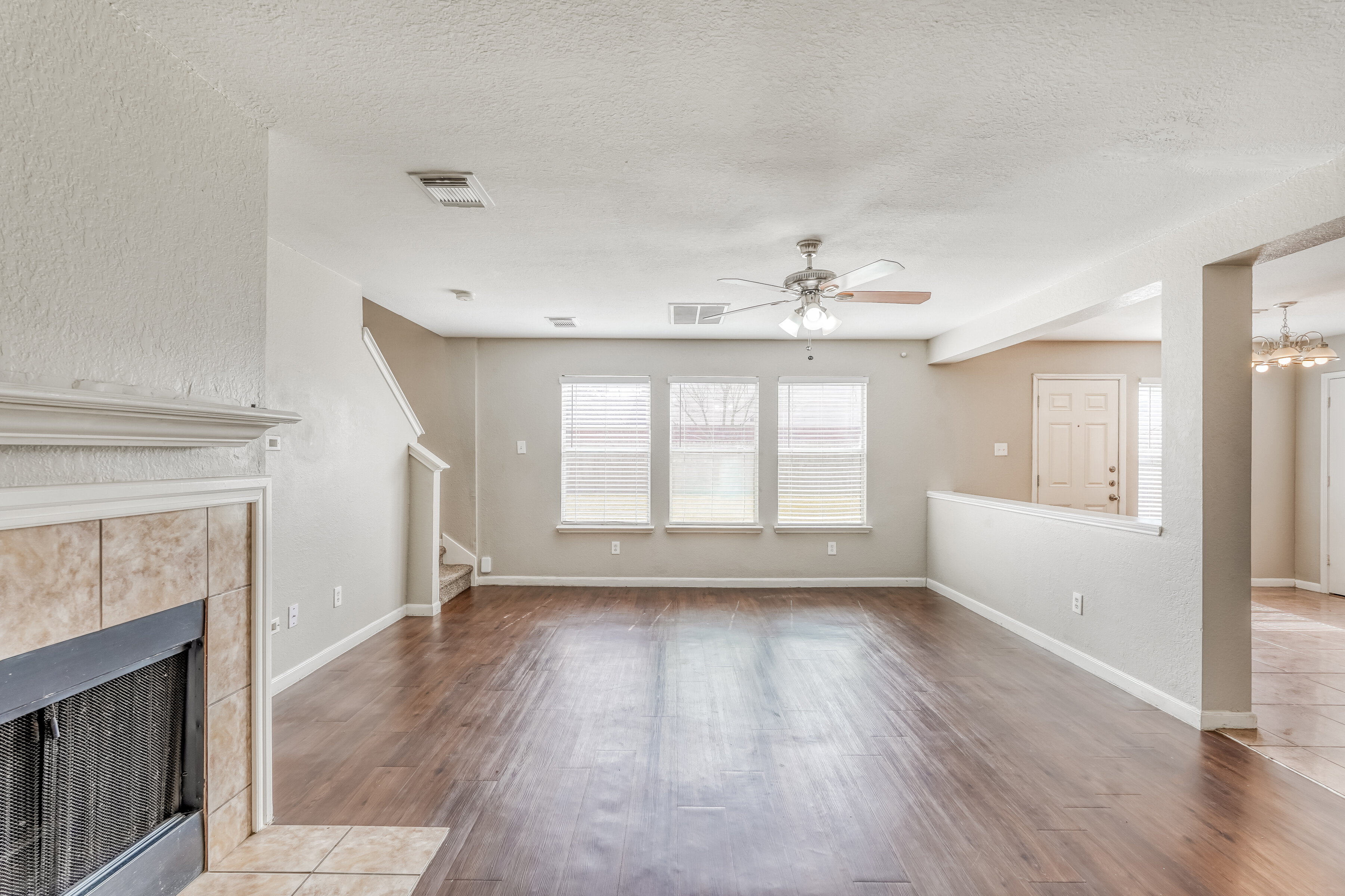 1,890/Mo, 8010 Suffield Glen Ln Humble, TX 77338 Living Room View 2