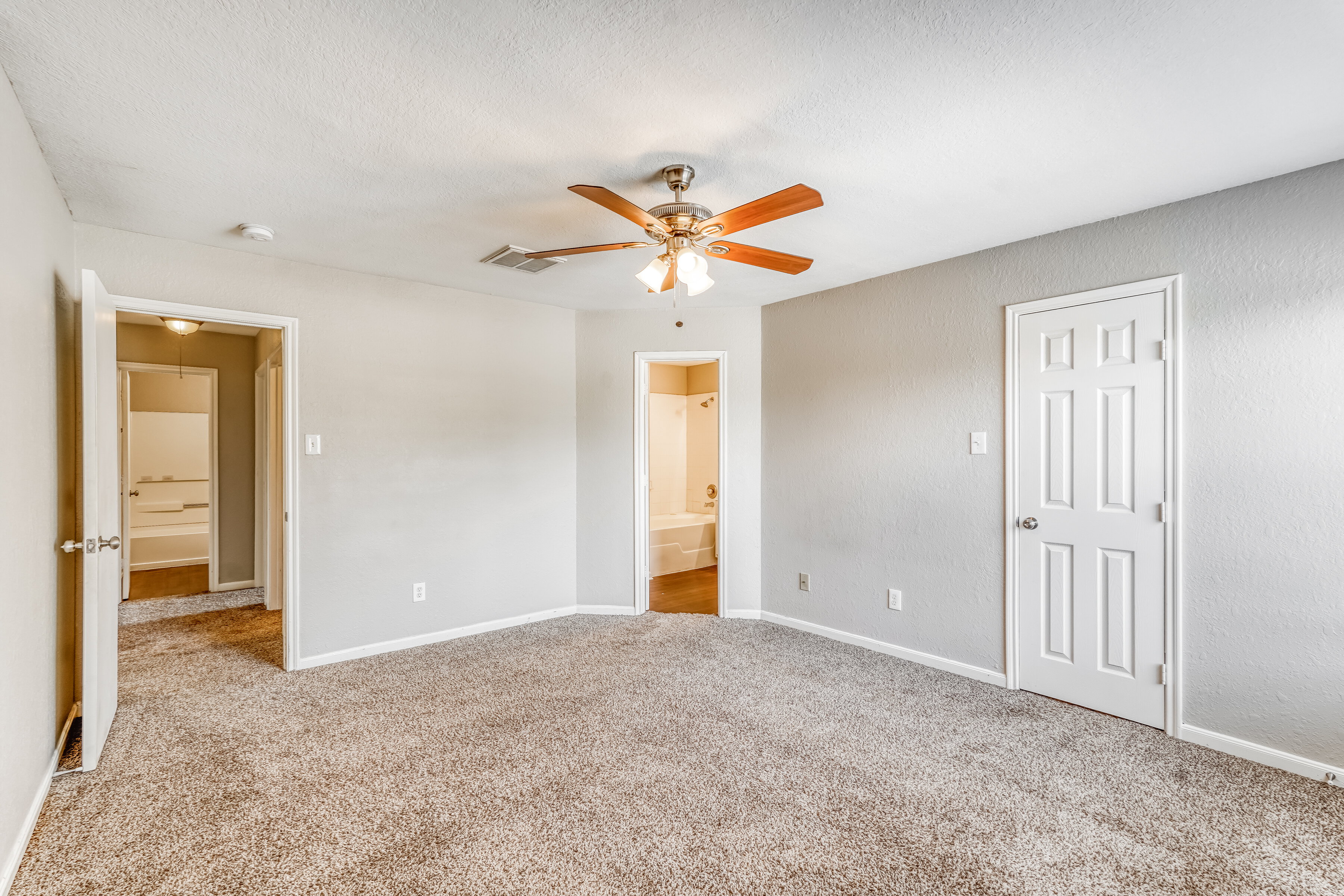 1,890/Mo, 8010 Suffield Glen Ln Humble, TX 77338 Main Bedroom View 2