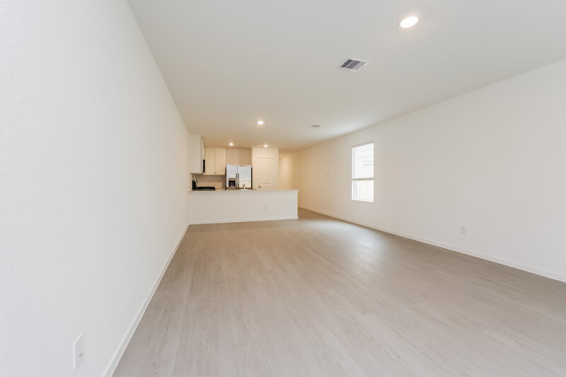 1,560/Mo, 1527 Sunset Ridge Dr Conroe, TX 77303 Living Room View