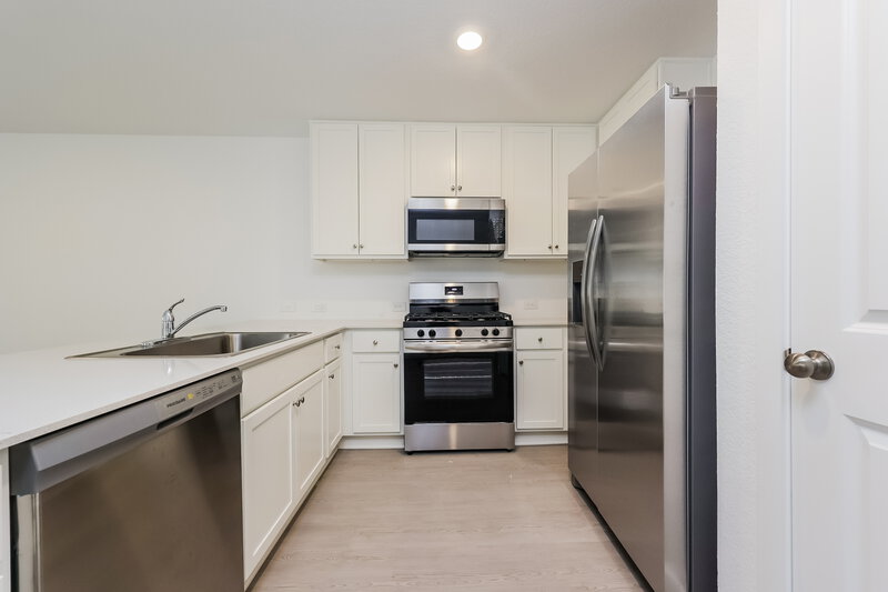 1,560/Mo, 1527 Sunset Ridge Dr Conroe, TX 77303 Kitchen View