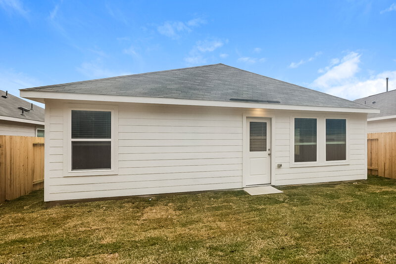 1,560/Mo, 1527 Sunset Ridge Dr Conroe, TX 77303 Rear View