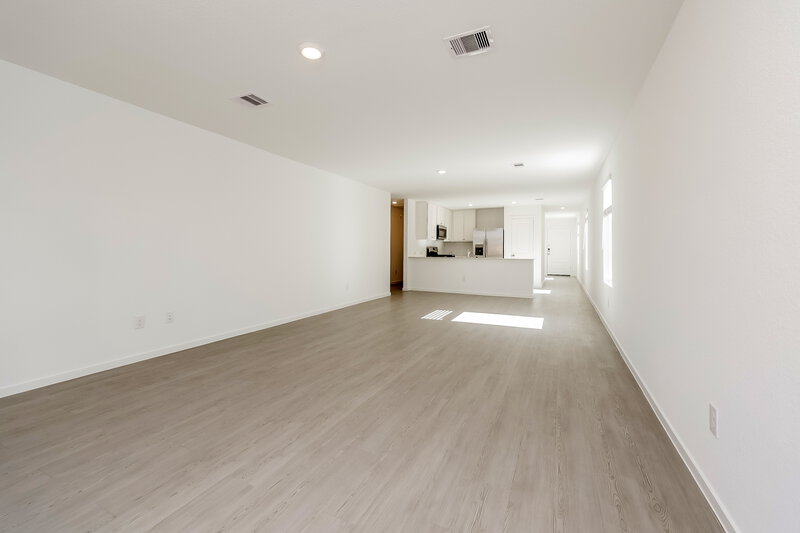 1,600/Mo, 1531 Sunset Ridge Dr Conroe, TX 77303 Living Room View 2