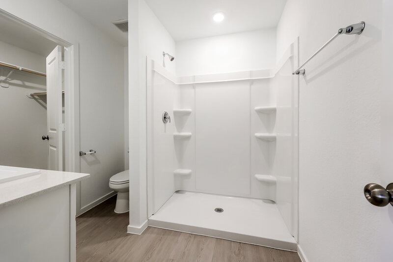 1,600/Mo, 1531 Sunset Ridge Dr Conroe, TX 77303 Main Bathroom View