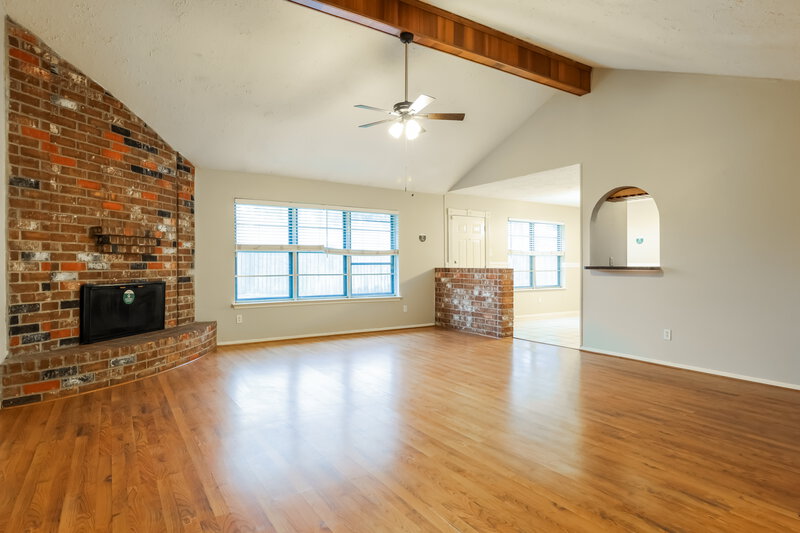 1,740/Mo, 8303 Poplar Ridge Ln Humble, TX 77338 Living Room View