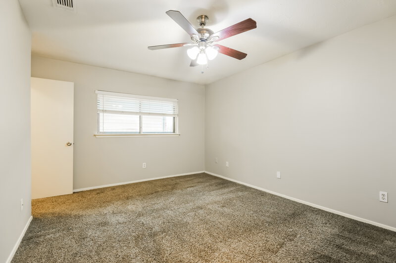 1,740/Mo, 8303 Poplar Ridge Ln Humble, TX 77338 Main Bedroom View 2
