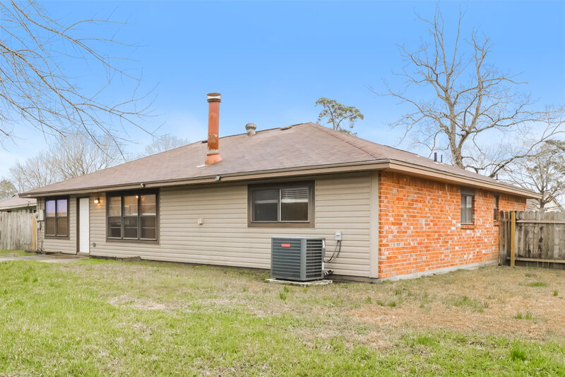 1,740/Mo, 8303 Poplar Ridge Ln Humble, TX 77338 Rear View