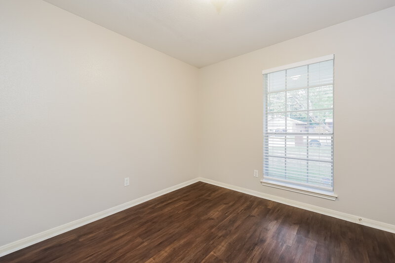 1,650/Mo, 2306 Friarwood Trl Kingwood, TX 77339 Bedroom View