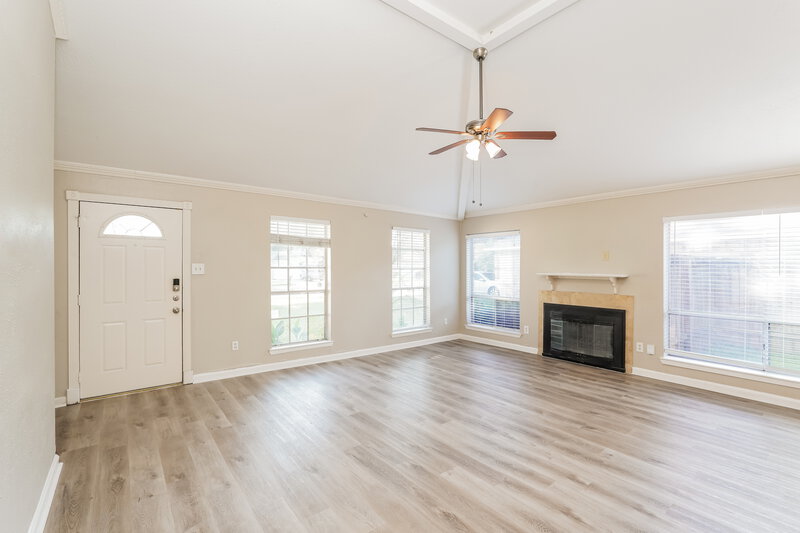 1,745/Mo, 10018 Spotted Horse Dr Houston, TX 77064 Living Room View