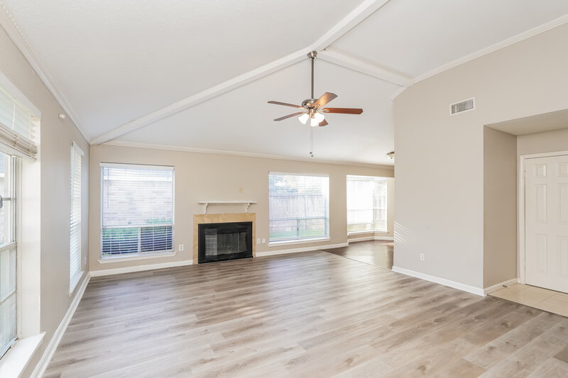 1,745/Mo, 10018 Spotted Horse Dr Houston, TX 77064 Living Room View 2