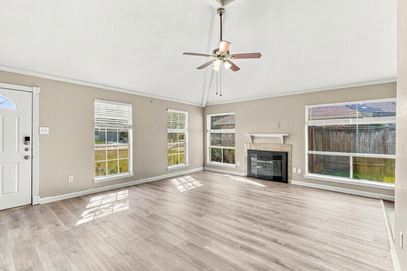 1,775/Mo, 10018 Spotted Horse Dr Houston, TX 77064 Living Room View 2