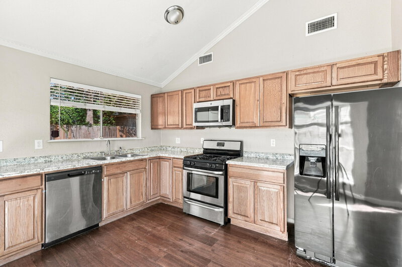 1,775/Mo, 10018 Spotted Horse Dr Houston, TX 77064 Kitchen View 2