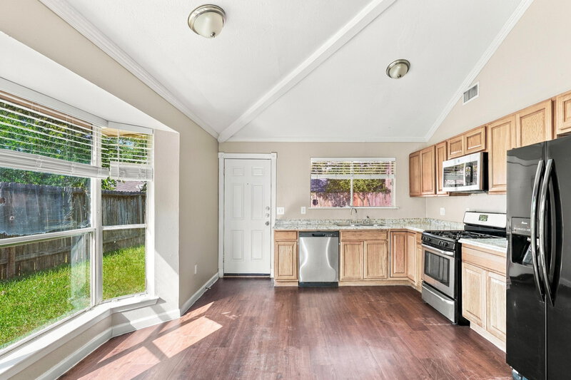 1,775/Mo, 10018 Spotted Horse Dr Houston, TX 77064 Kitchen View 3