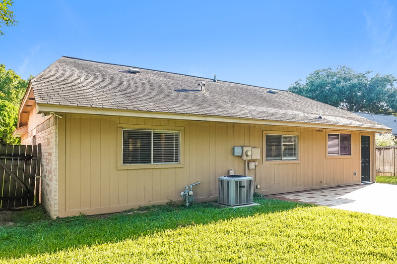 1,745/Mo, 10018 Spotted Horse Dr Houston, TX 77064 Rear View 2