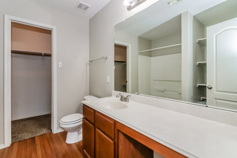 2,085/Mo, 20814 Trenton Valley Ln Katy, TX 77449 Main Bathroom View
