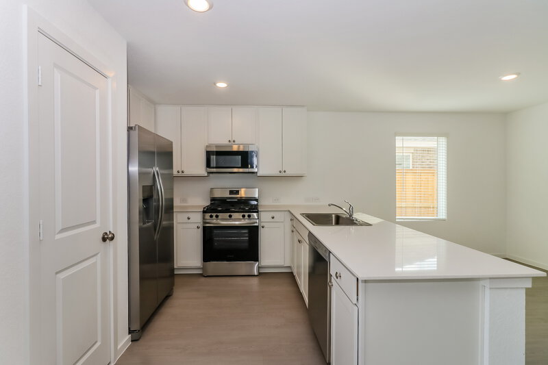 1,865/Mo, 16726 Old Wagon Way Hockley, TX 77447 Kitchen View