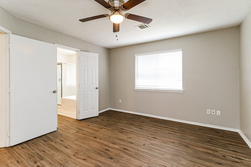 1,970/Mo, 22707 Tree House Ln Spring, TX 77373 Main Bedroom View