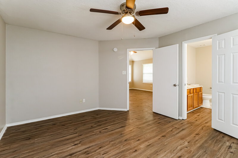 1,970/Mo, 22707 Tree House Ln Spring, TX 77373 Main Bedroom View 2