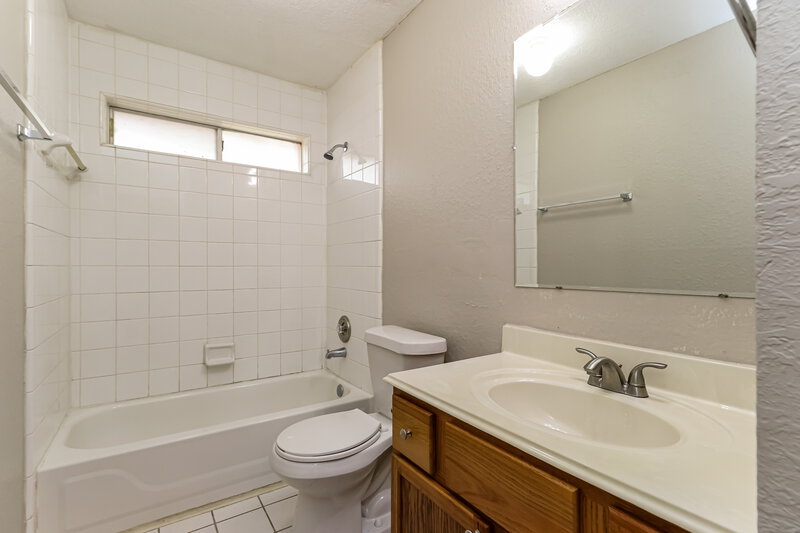 1,970/Mo, 22707 Tree House Ln Spring, TX 77373 Bathroom View