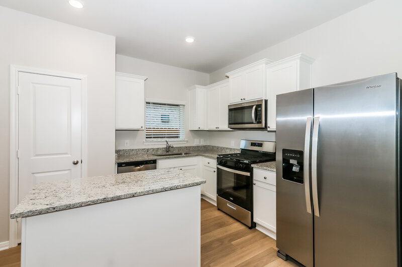 2,095/Mo, 416 Mustang Trot Dr Katy, TX 77493 Kitchen View 2