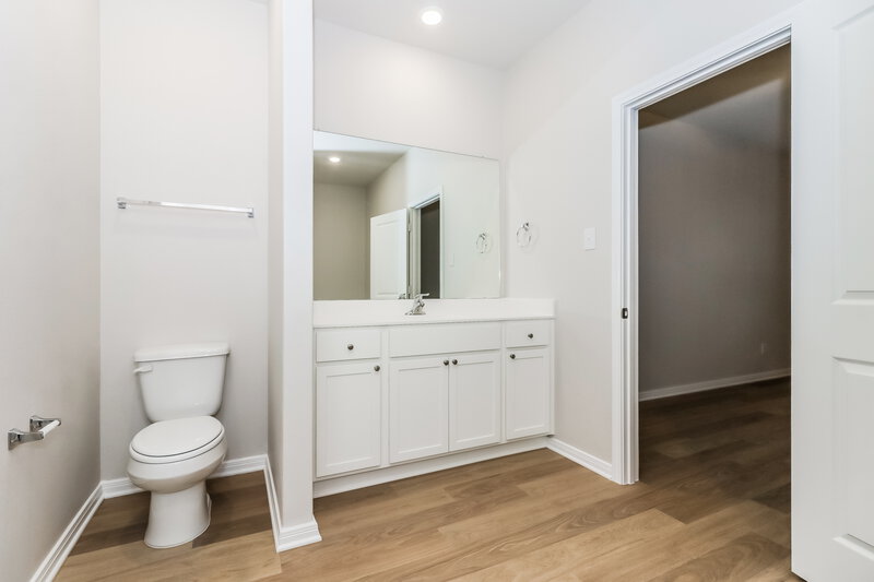 2,095/Mo, 416 Mustang Trot Dr Katy, TX 77493 Main Bathroom View