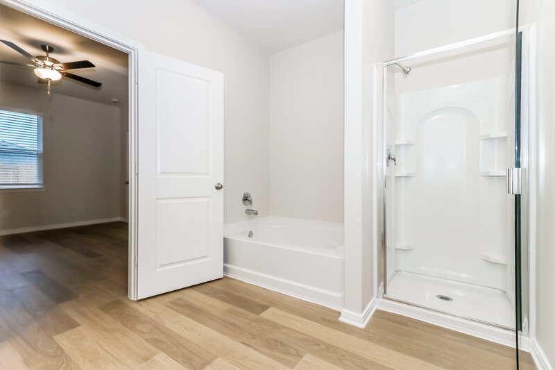 2,095/Mo, 416 Mustang Trot Dr Katy, TX 77493 Main Bathroom View 2