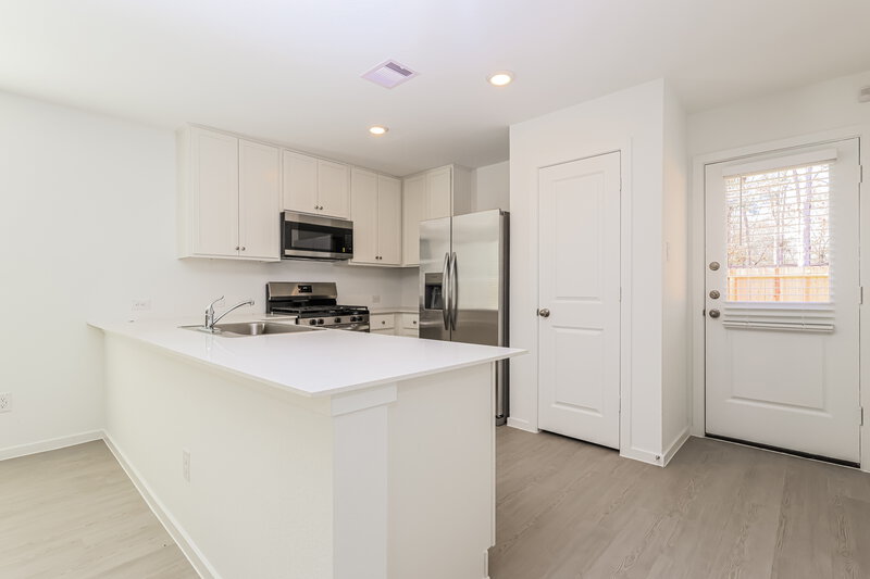 1,665/Mo, 1523 Sunset Ridge Dr Conroe, TX 77303 Kitchen View