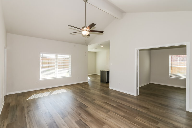 1,950/Mo, 420 Mystic Slopes Dr Katy, TX 77493 Living Room View 2