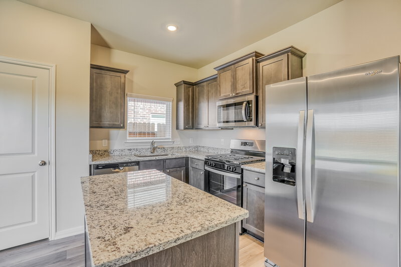 1,950/Mo, 456 Beechwood Hacienda Dr Katy, TX 77493 Kitchen View 2