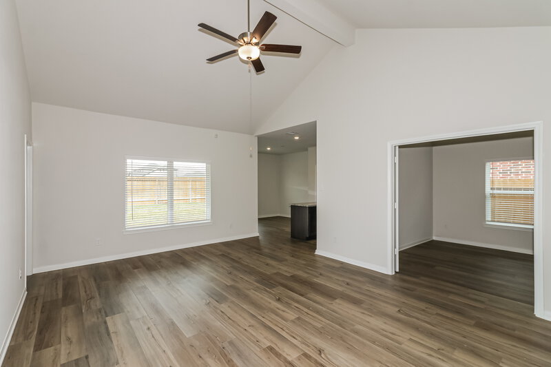 1,950/Mo, 464 Beechwood Hacienda Dr Katy, TX 77493 Living Room View