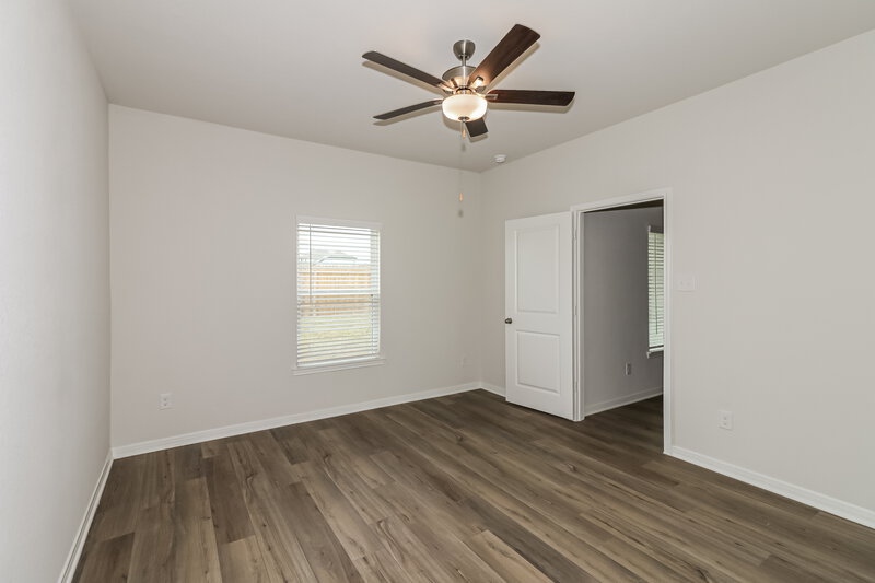 1,950/Mo, 464 Beechwood Hacienda Dr Katy, TX 77493 Main Bedroom View