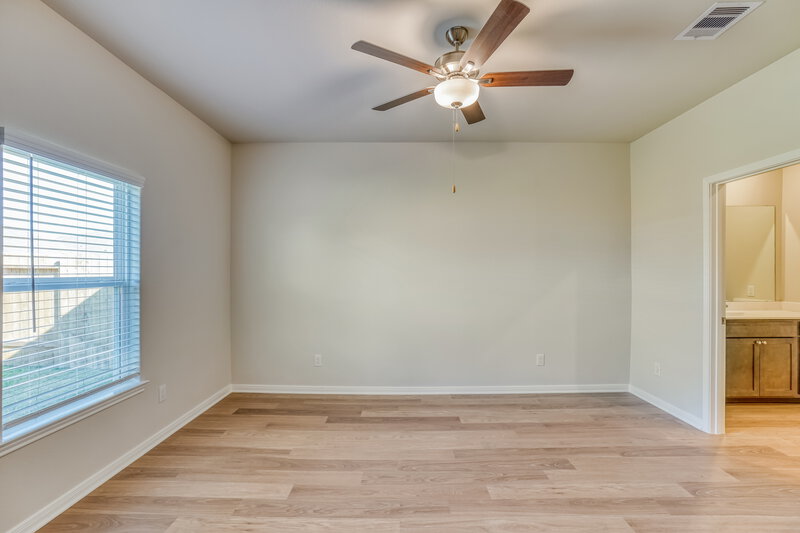 1,950/Mo, 409 Mustang Trot Dr Katy, TX 77493 Main Bedroom View