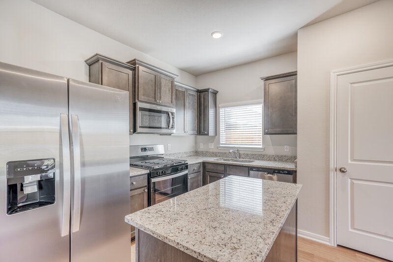 1,950/Mo, 421 Mustang Trot Dr Katy, TX 77493 Kitchen View