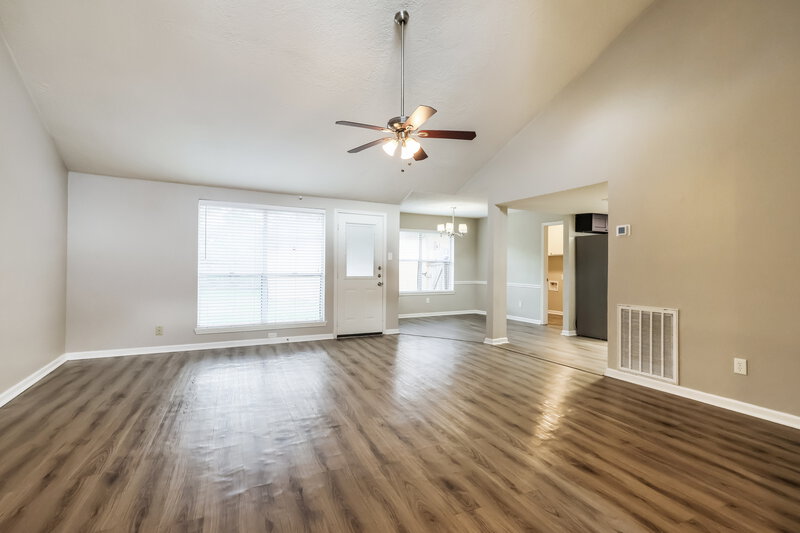 1,945/Mo, 7327 Shady Vale Ln Houston, TX 77040 Misc View