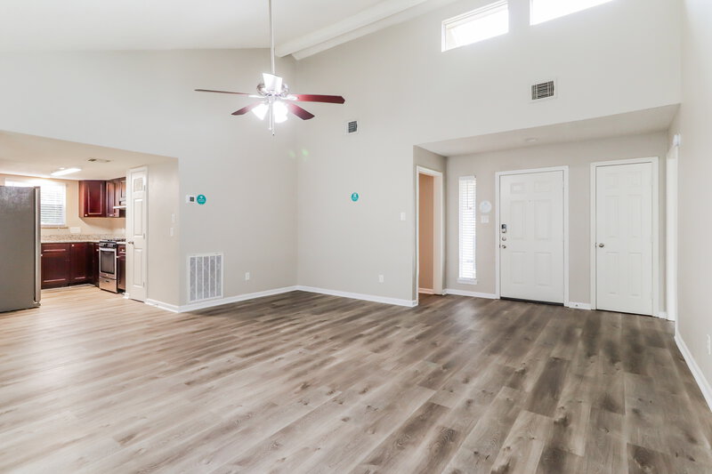 1,935/Mo, 7327 Shady Vale Ln Houston, TX 77040 Misc View 4