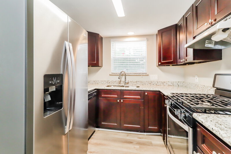 1,935/Mo, 7327 Shady Vale Ln Houston, TX 77040 Misc View 8