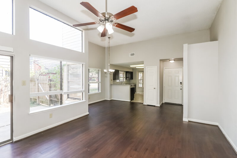 1,760/Mo, 24102 Scrivener Ln Katy, TX 77493 Living Room View 2