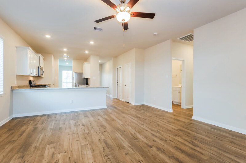 2,050/Mo, 408 San Miguel Creek Dr Katy, TX 77493 Living Room View