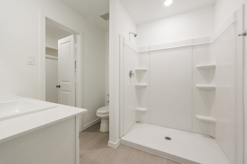 1,655/Mo, 1535 Sunset Ridge Dr Conroe, TX 77303 Main Bathroom View